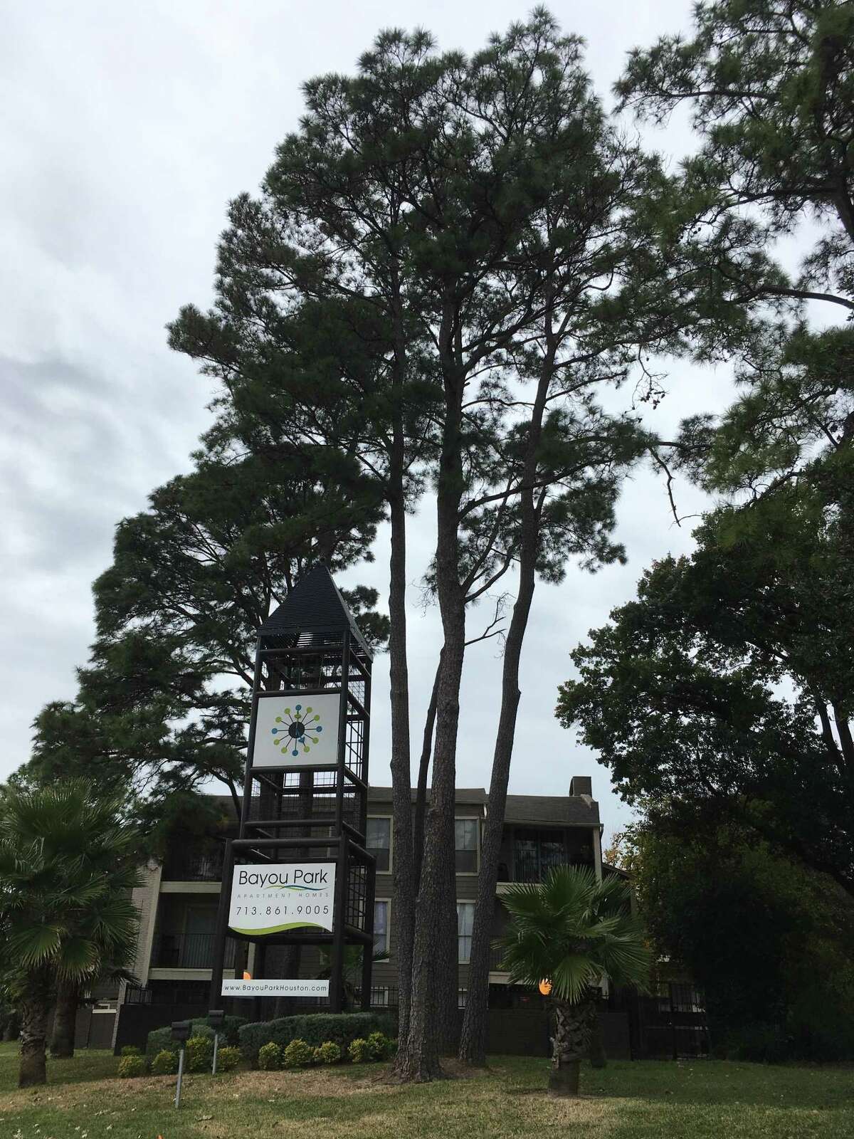 Minimalist Bayou Park Apartments Memorial for Large Space