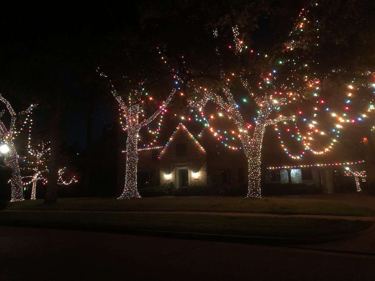 The best River Oaks Christmas light displays this year