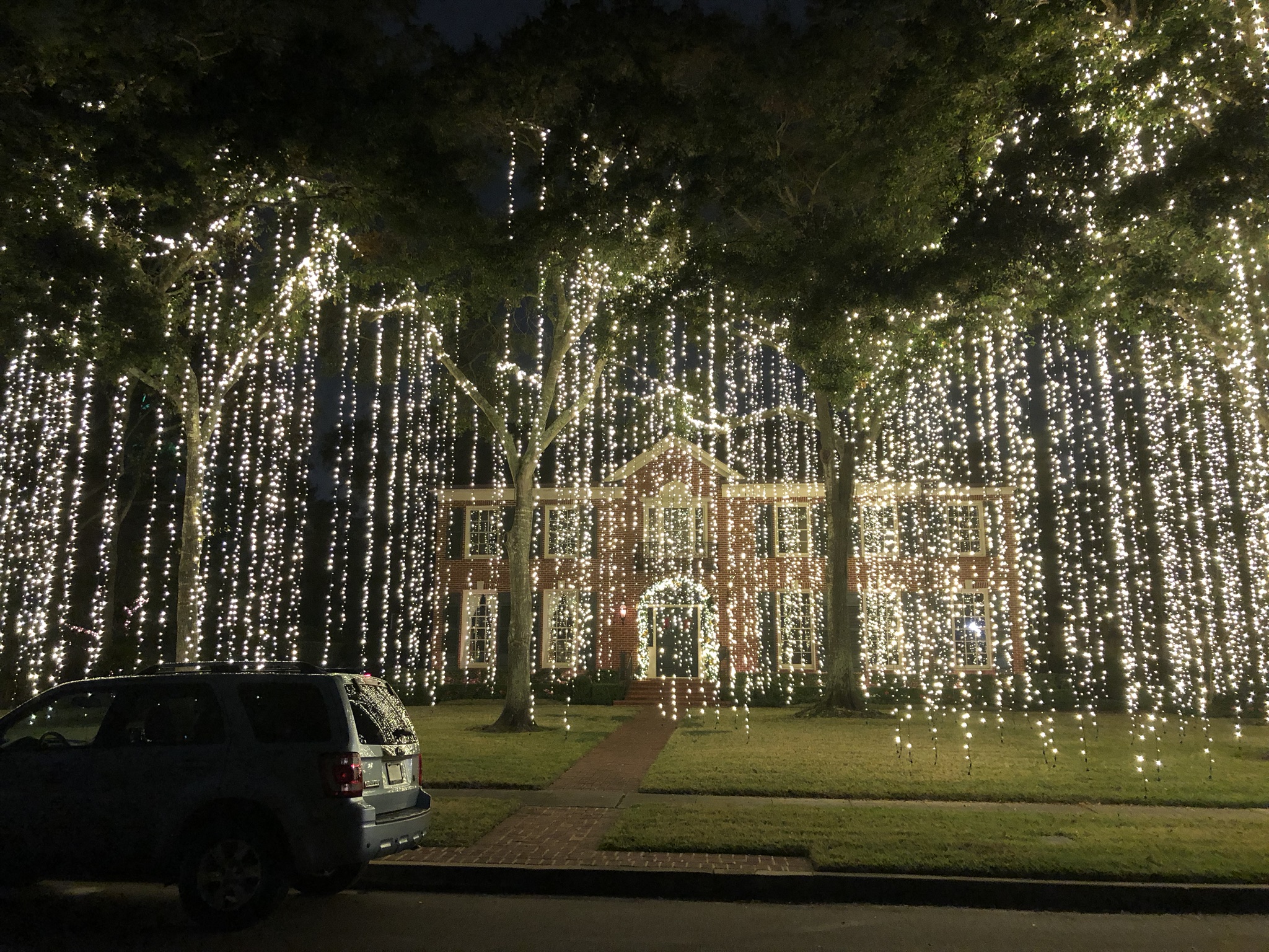 where to see the best Christmas lights around Houston