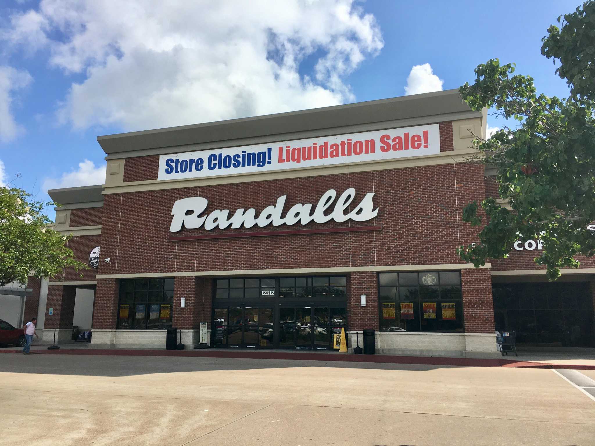 Warren Buffett Gives His Blessing To Leased Location For Star Warren Buffett Gives His Blessing To Leased Location For Star Furniture