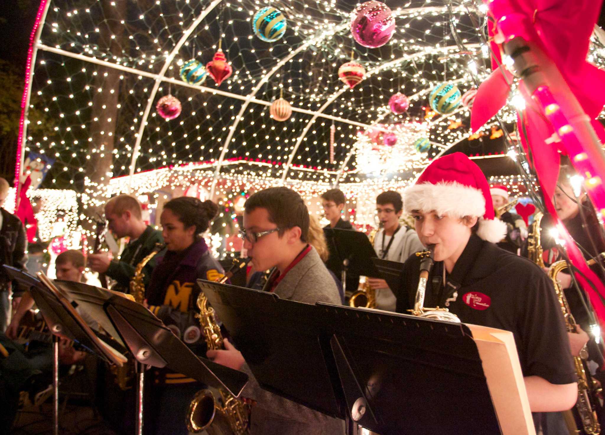 4 best places to see Christmas decorations in Montgomery County