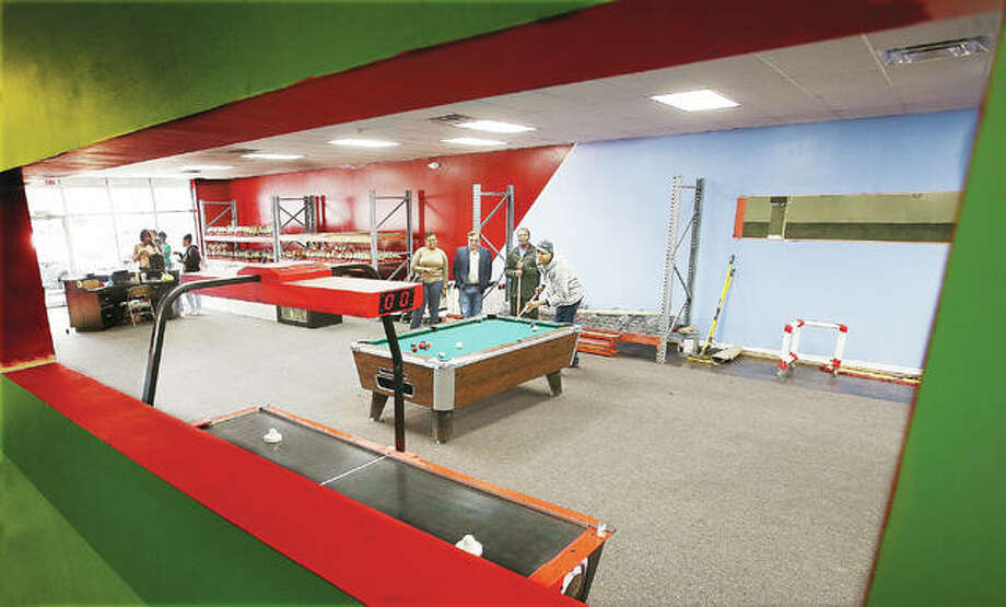 Riverbend Skate and Indoor Family Fun Center opens its doors in Alton