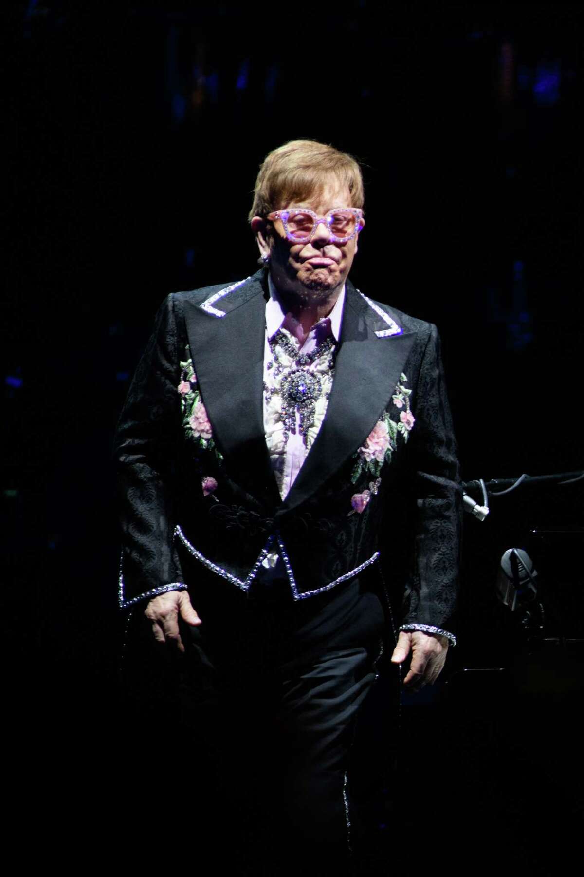 Elton John says farewell to Houston, calls Lynn Wyatt 'my yellow rose