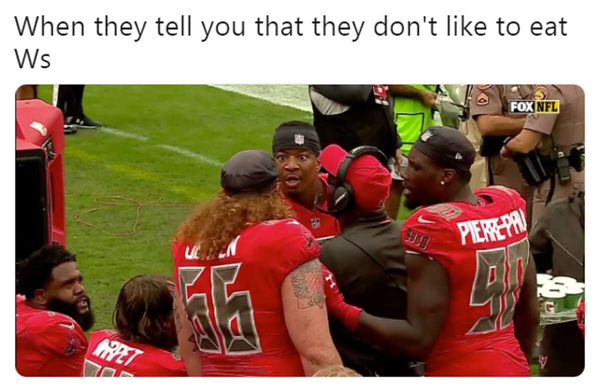 Memes roll as Texans' streak ends, Cowboys' continues