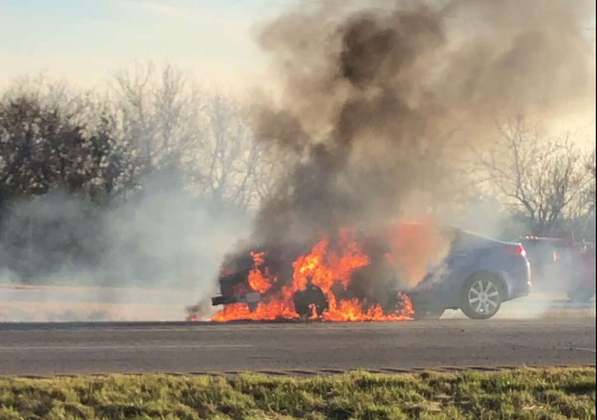 Photos Car Fire Delays Traffic On Interstate 10 In San Antonio