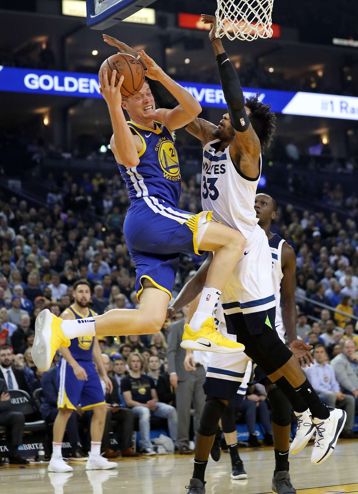 Curry scores 38 as Warriors win in Green’s return