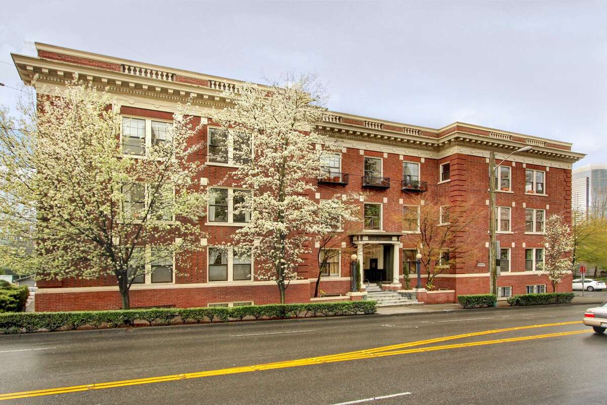 Step back in time with pristine Old Colony condo