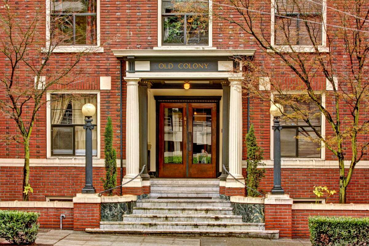 Step back in time with pristine Old Colony condo