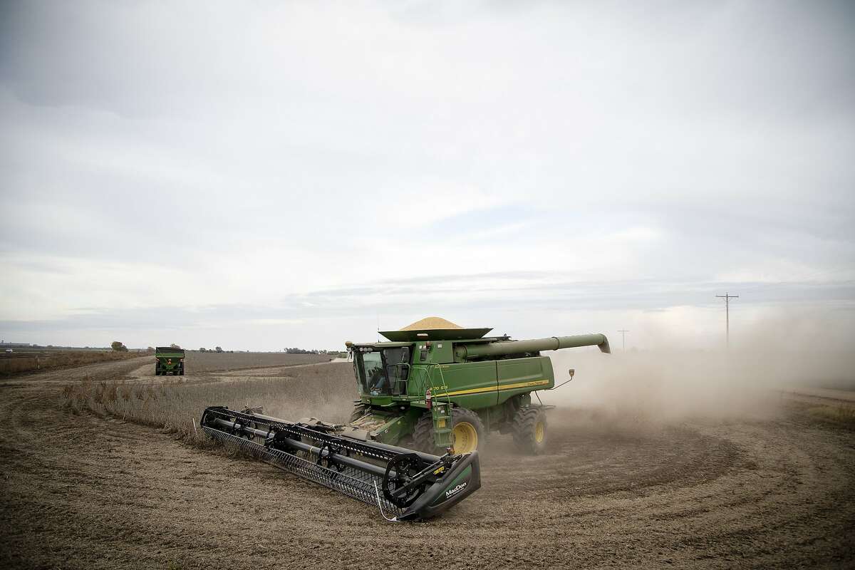 FILE -- A soybean farm outside of Salina, Kansas, Nov. 3, 2018. Lawmakers overwhelmingly approved an $867 billion bill that ditched new work requirements for food stamps that had been embraced by the House and president. (Christopher Smith/The New York Times)