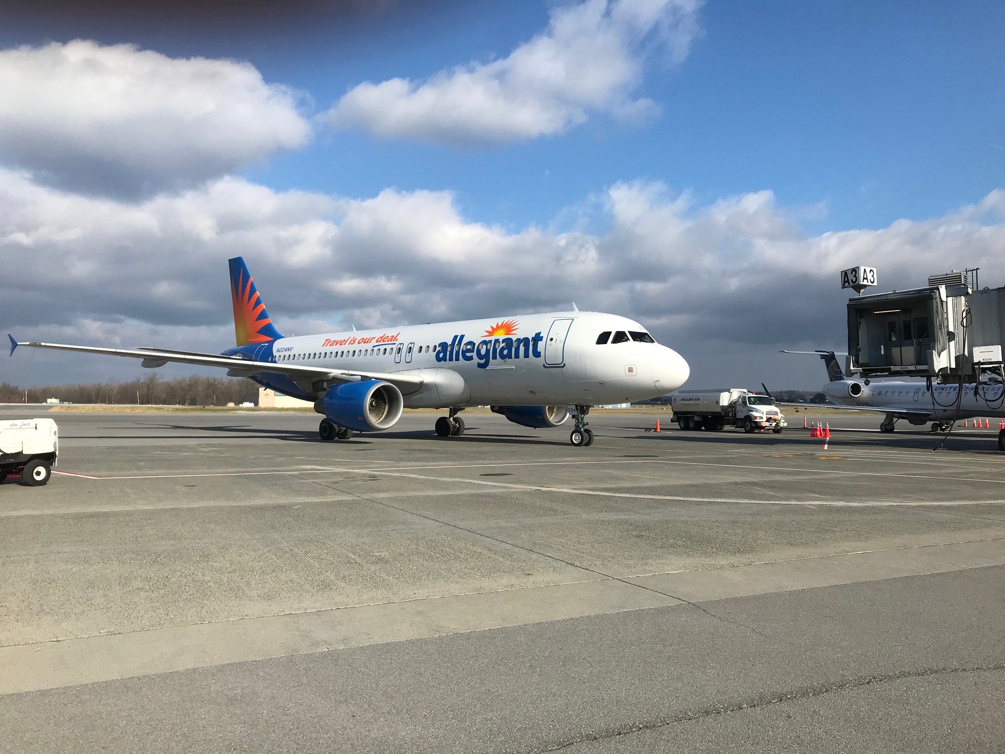 Allegiant begins flights at Albany International Airport