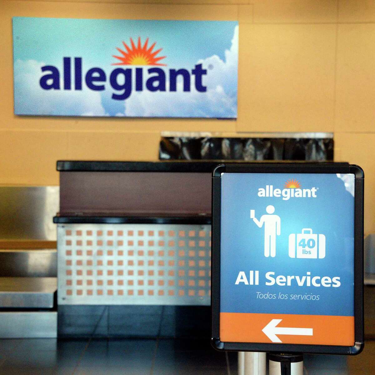 Photos: Allegiant Air begins service