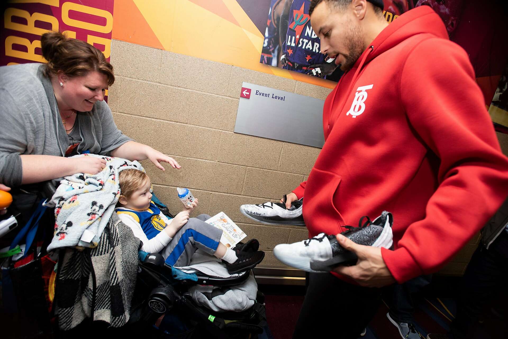 Warrior Stephen Curry's biggest assists have been to terminally ill children
