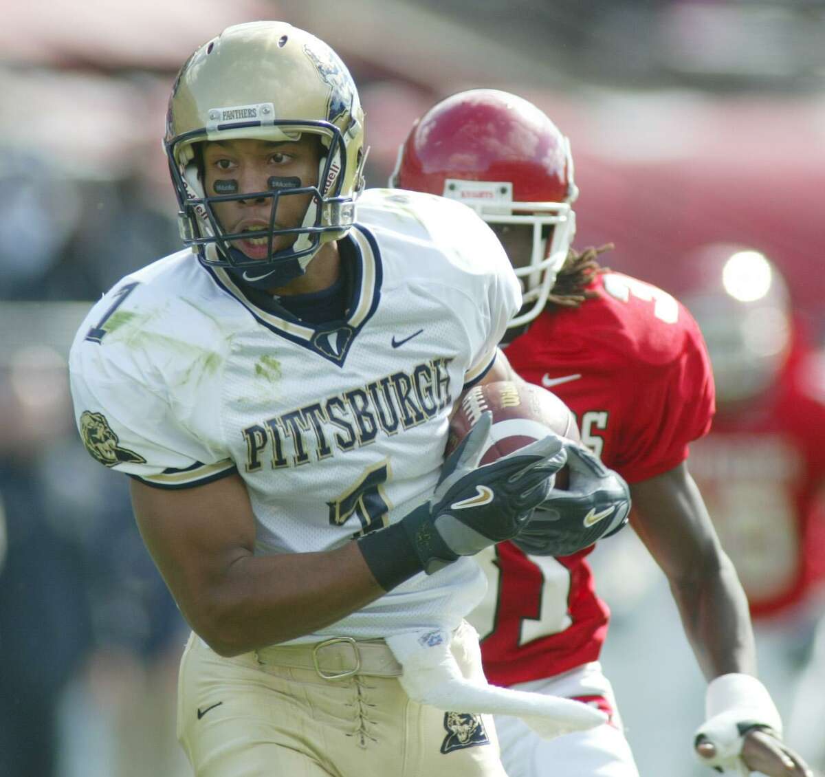 Wide receiver Larry Fitzgerald of the University of Pittsburgh