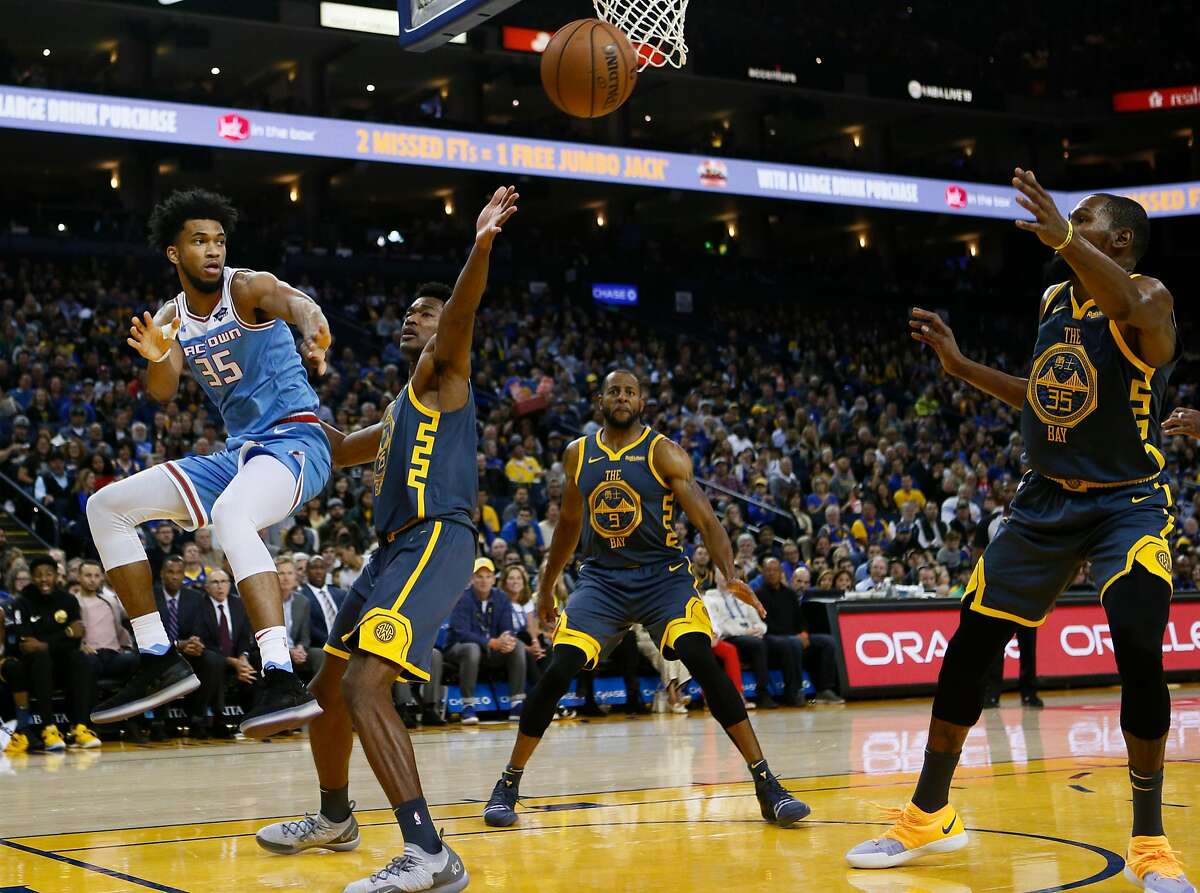 Sacramento Kings forward Marvin Bagley III (35) passes in the second half of an NBA game at Oracle Arena on Saturday, Nov. 24, 2018, in Oakland, Calif.