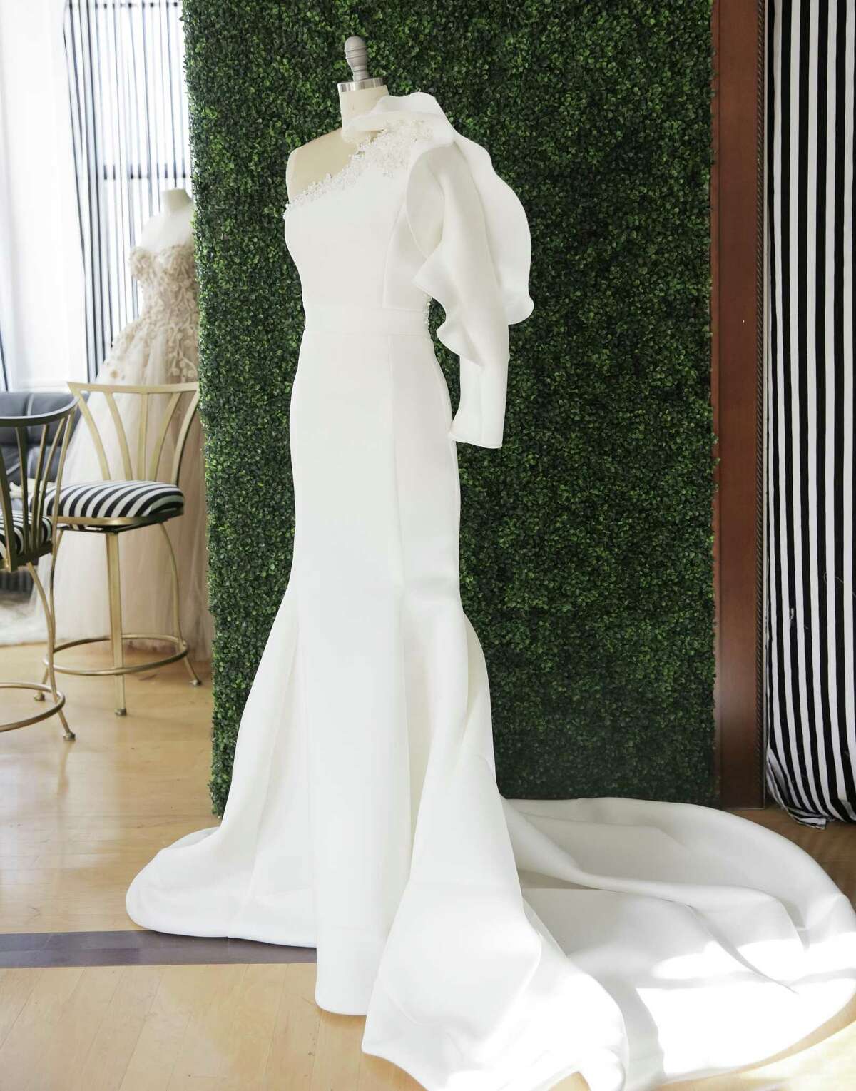 Houston fashion designer learned her trade from unusual place YouTube