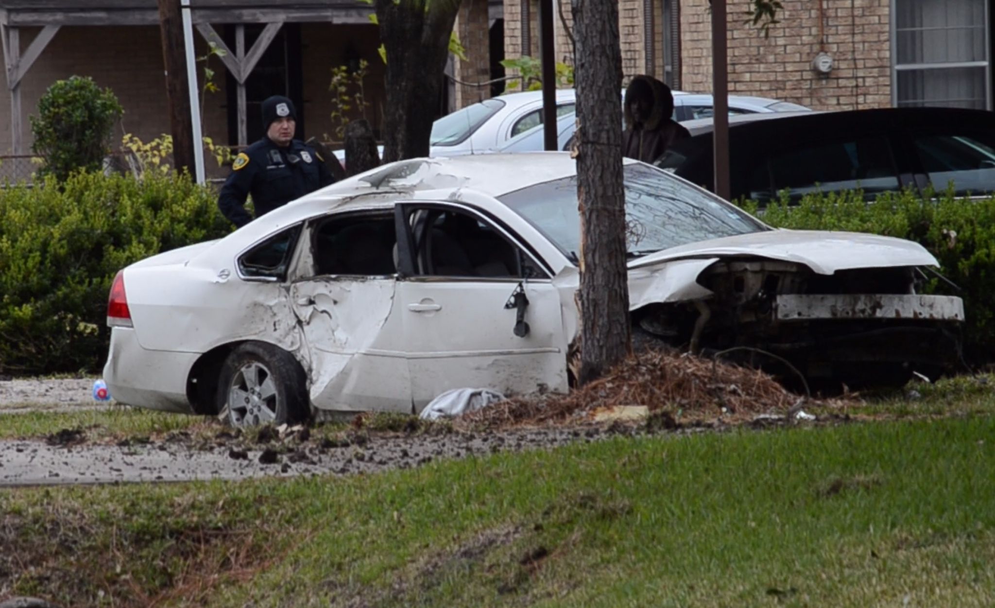 Man dead after flipping car, slamming into tree in northeast Houston