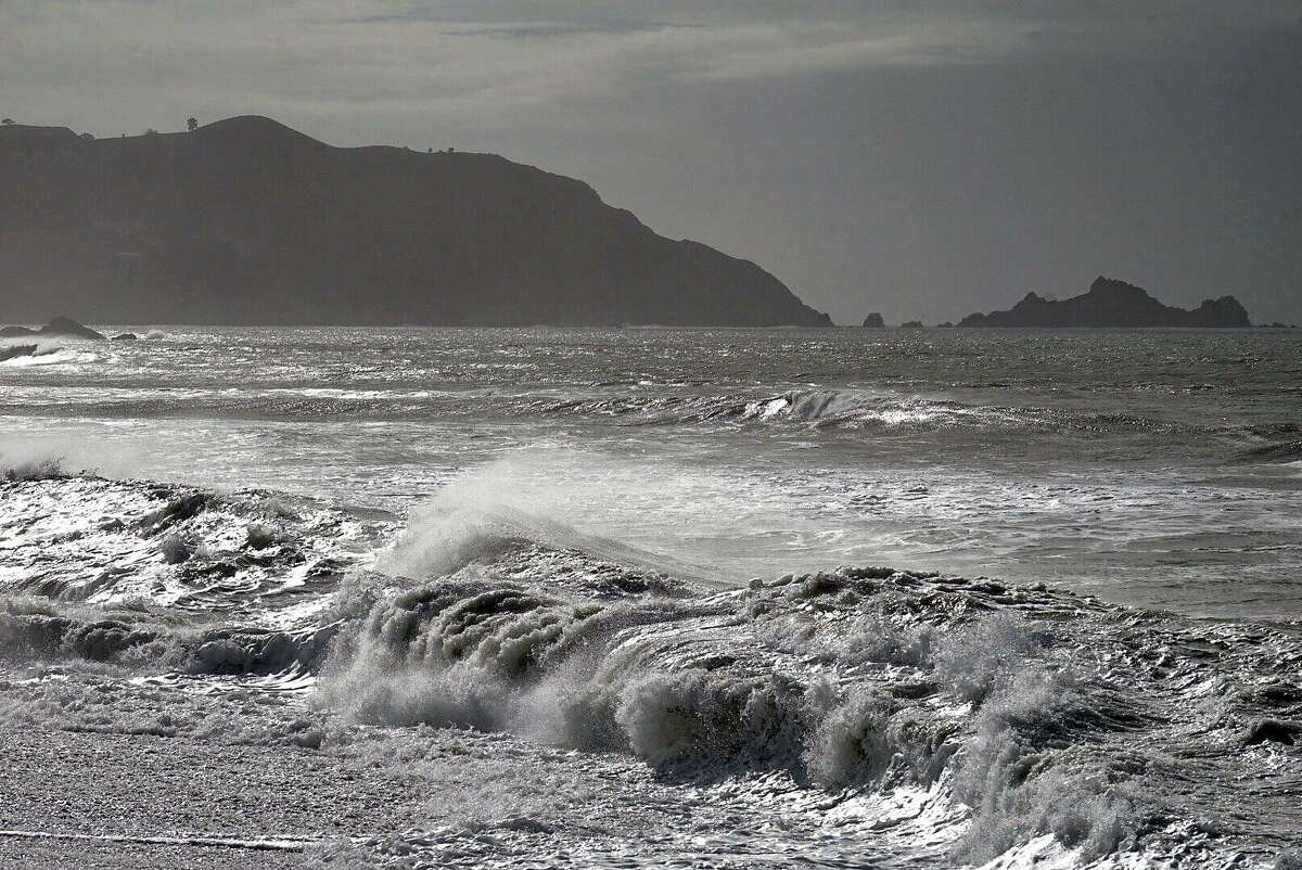 Dangerous waves off Bay Area coast trigger high surf warning