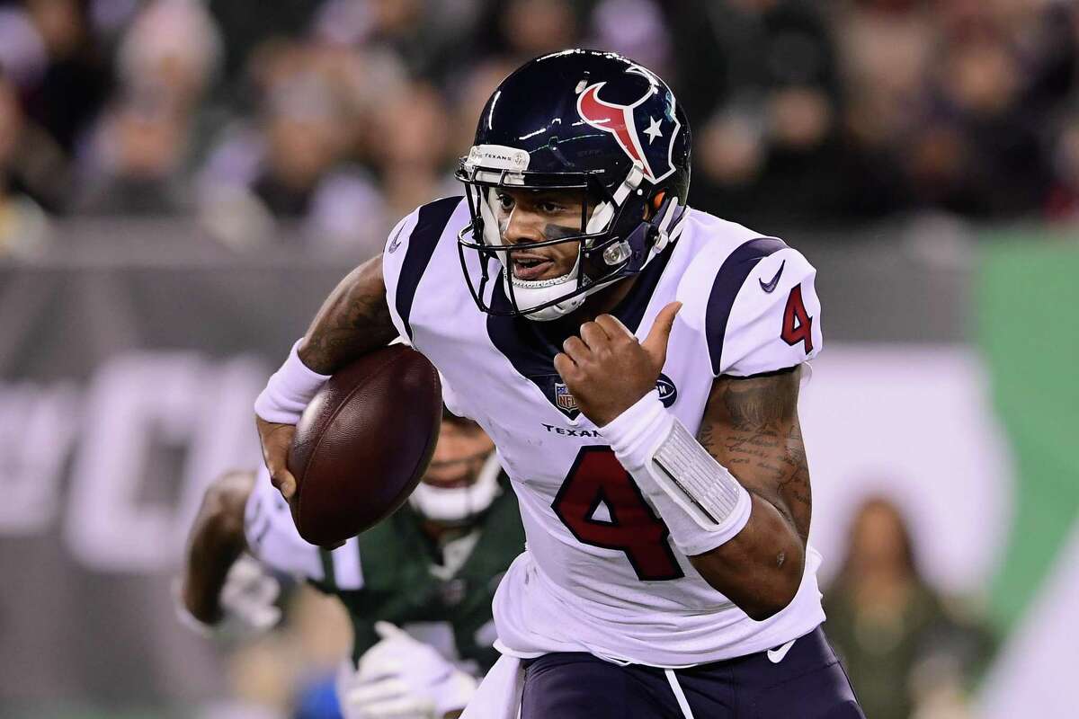 Houston Texans quarterback Deshaun Watson (4) runs the ball during