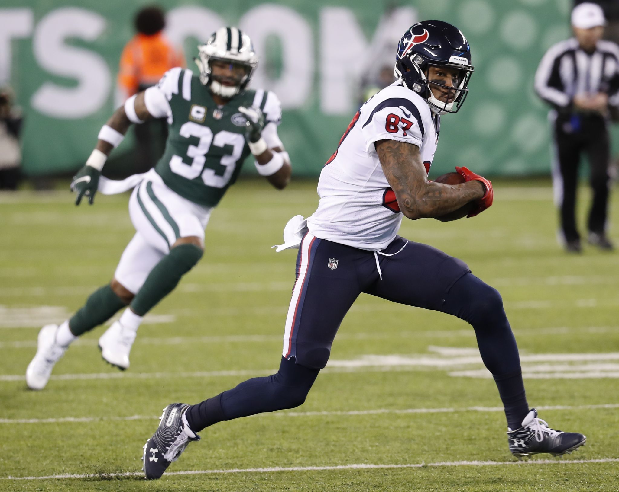 Texans survive Jets scare to secure win No. 10