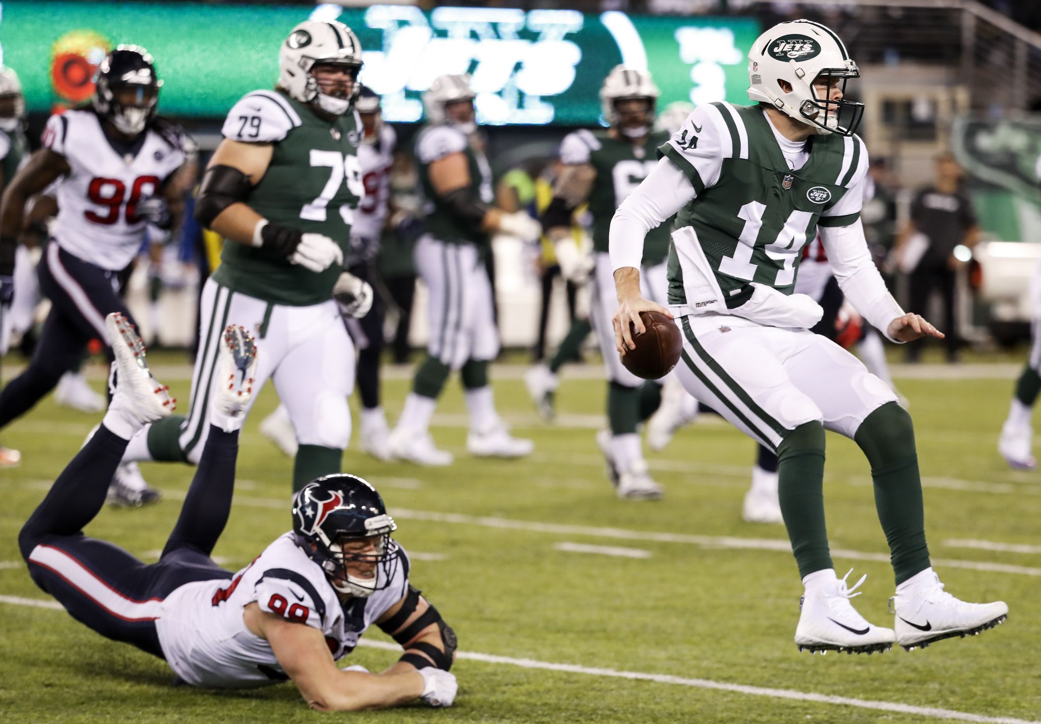 East Rutherford, New Jersey, USA. 24th Nov, 2019. New York Jets wide  receiver Robby Anderson (11) and tight end Ryan Griffin (84) during a NFL  game between the Oakland Raiders and the