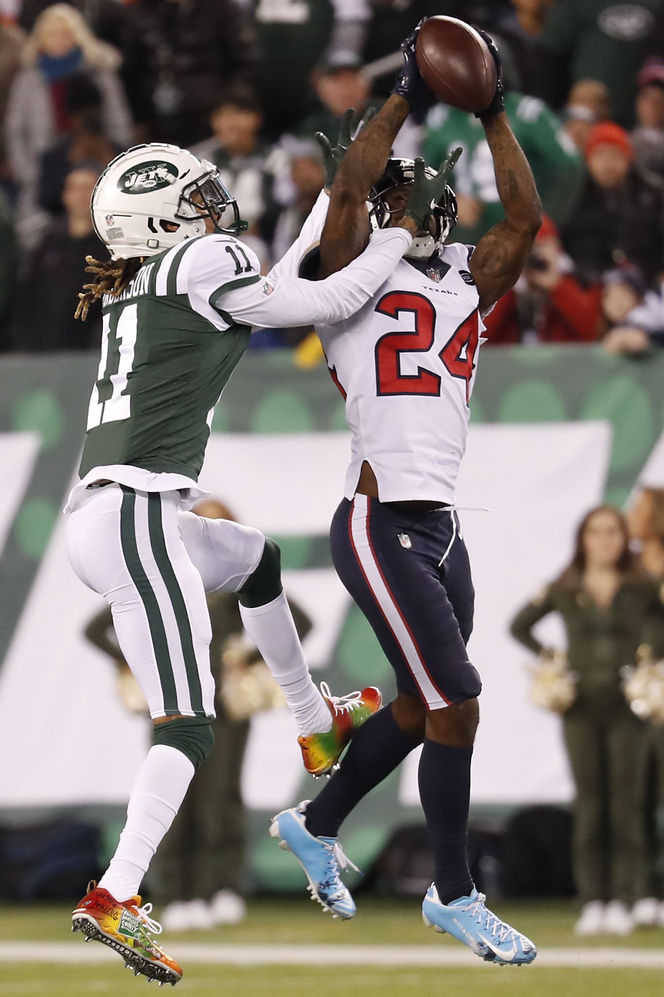 Texans survive Jets scare to secure win No. 10