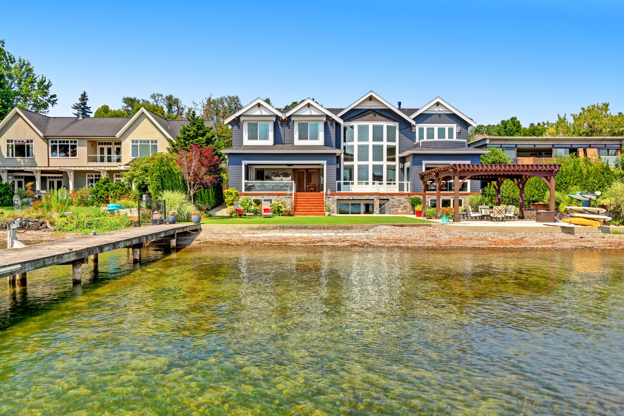 Lake Forest Park custom mansion wants 6.6M