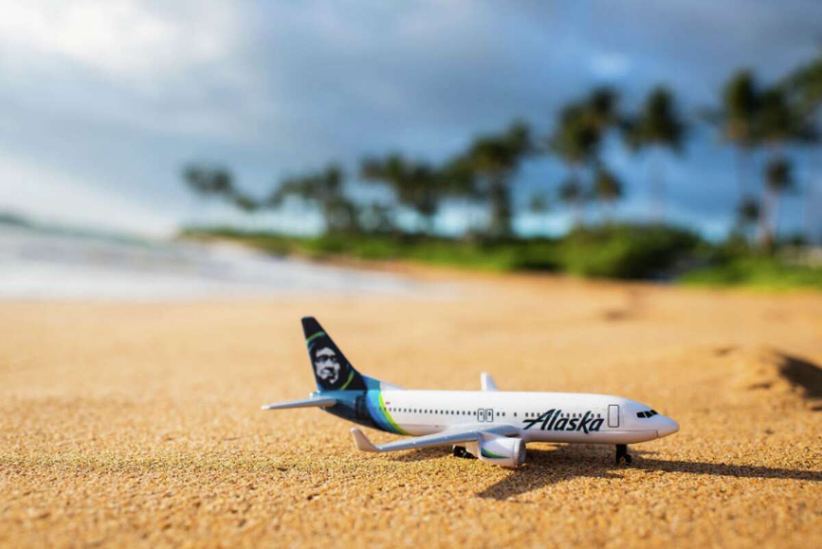 flights from pdc to hawaii