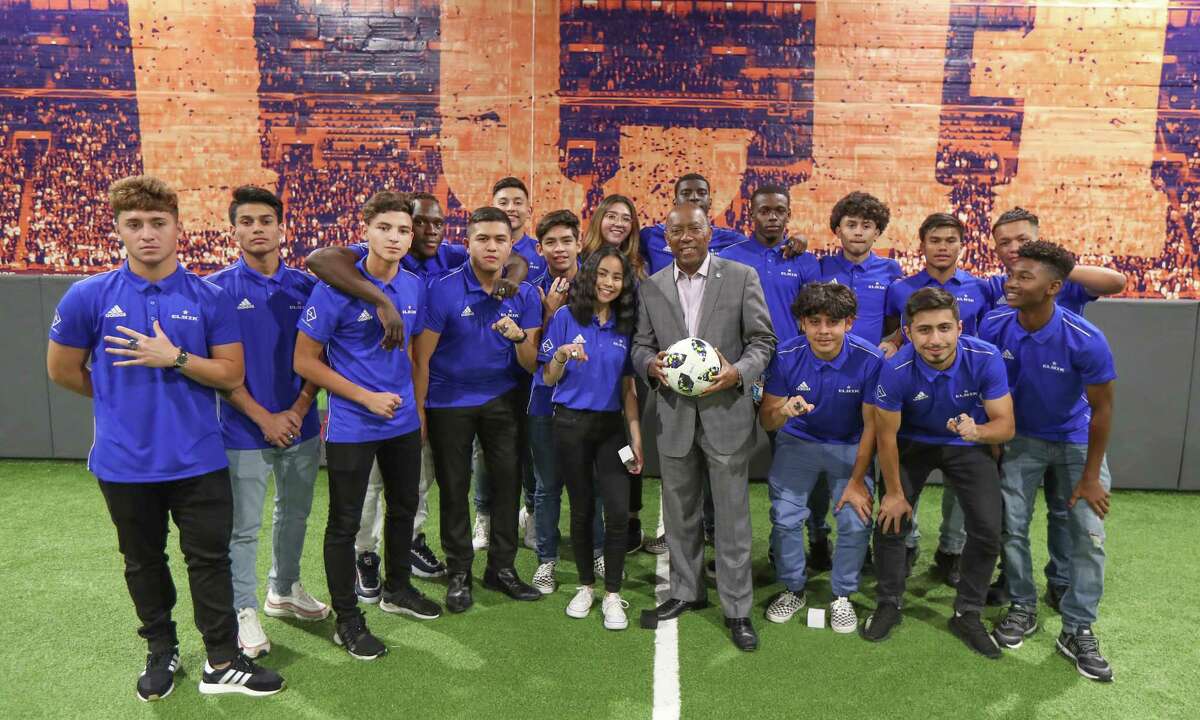 Ring ceremony brings Alief Elsik soccer team full circle