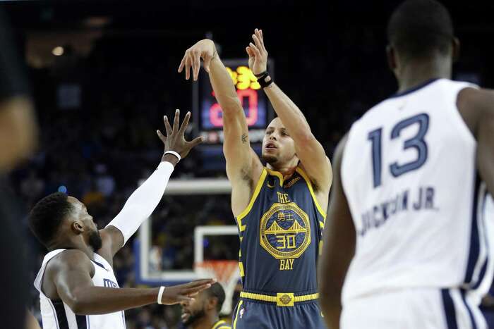 The Golden State Warriors should hire Shaun Livingston as a consultant