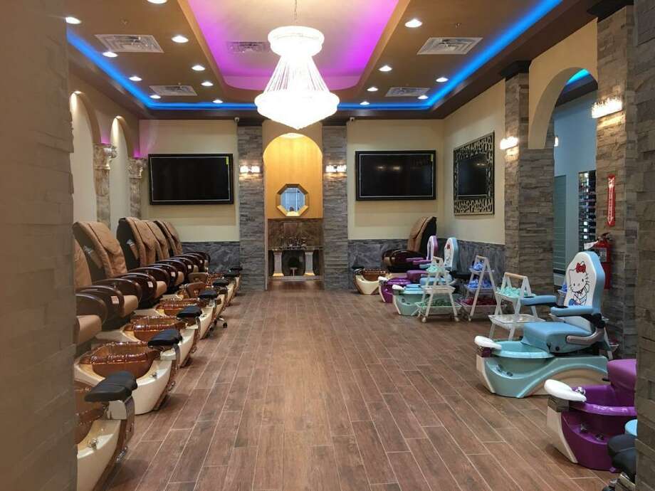 Business Roundups New Salon Furniture Store Debut In Fall Creek