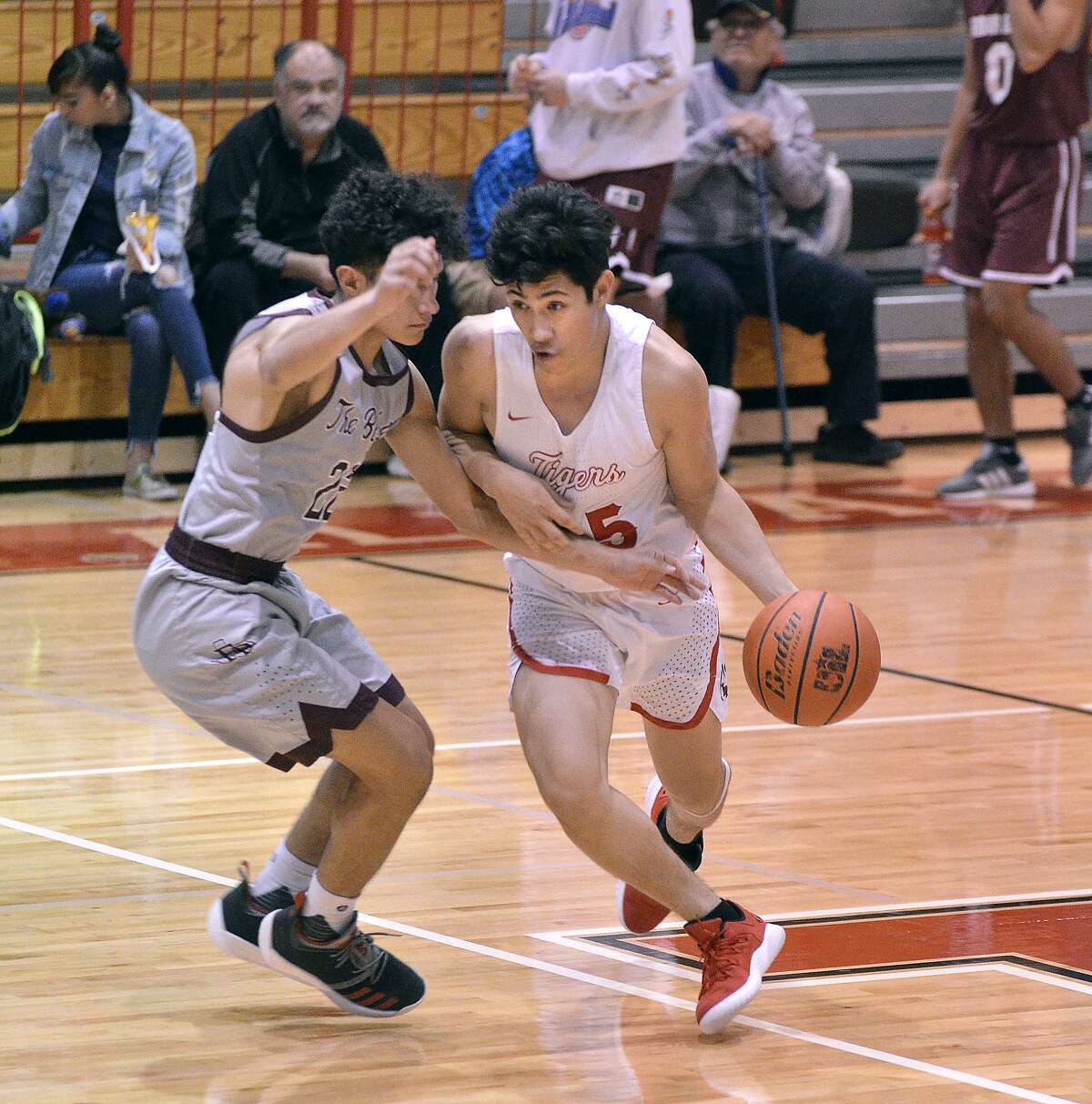 Nelson Vasquez scored 23 points in Martin’s win Tuesday.