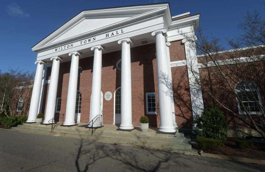 Town chooses company to oversee Town Hall, police department project