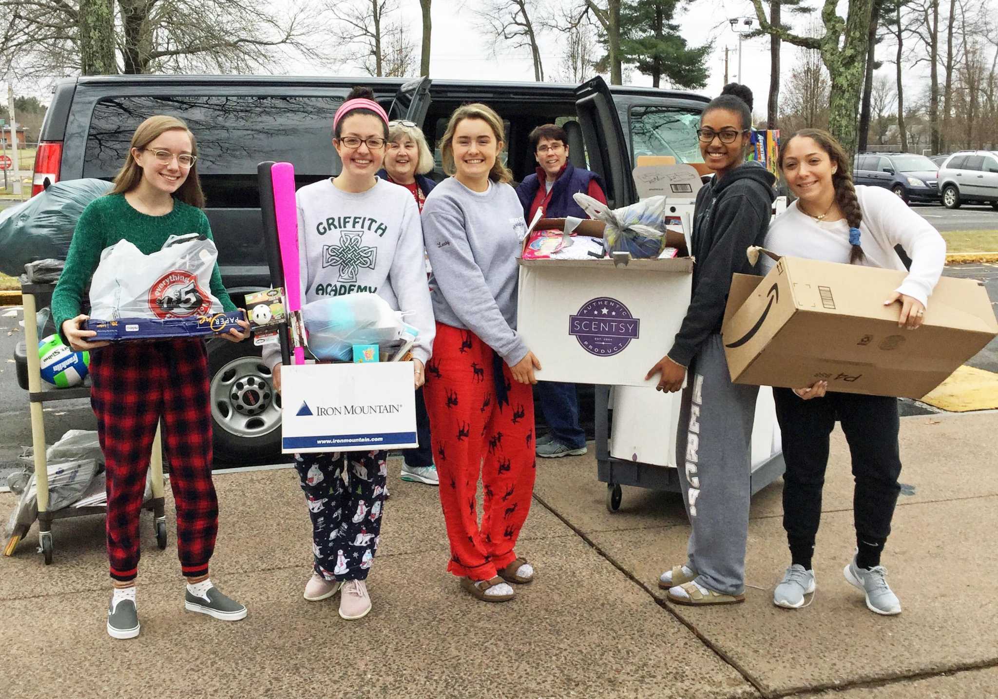 Mercy High Christmas drive helps teens at Albert J. Solnit Children’s