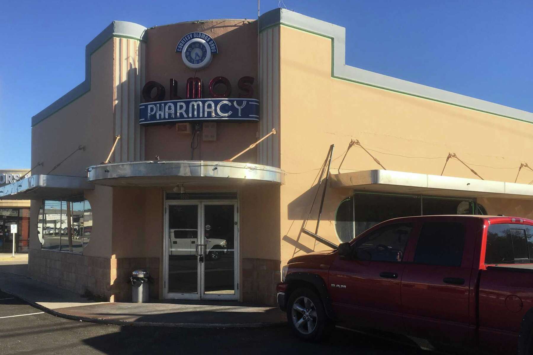 Alamo Heights Pizzeria Volare Moving To Olmos Pharmacy Building