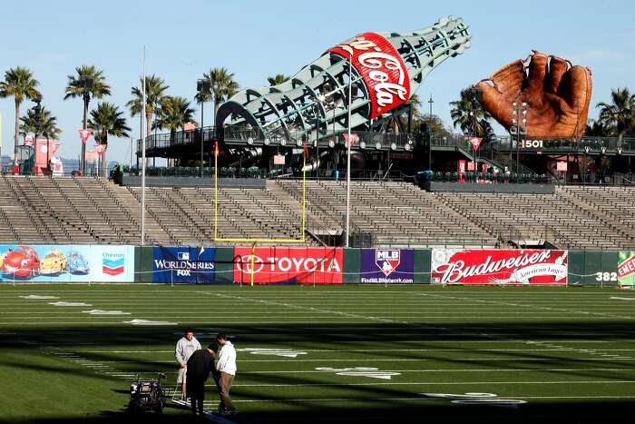 Las Vegas hopes to entice Oakland Raiders with $1.9 billion stadium