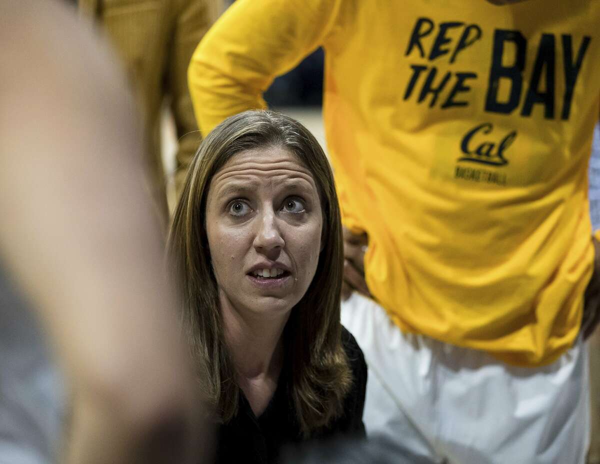 California Golden Bears head coach Lindsay Gottlieb talks with the team during a time-out in the game against the Connecticut Huskies in the second quarter of an NCAA college basketball game Saturday, Dec. 22, 2018, in Berkeley, Calif. (AP Photo/John Hefti)