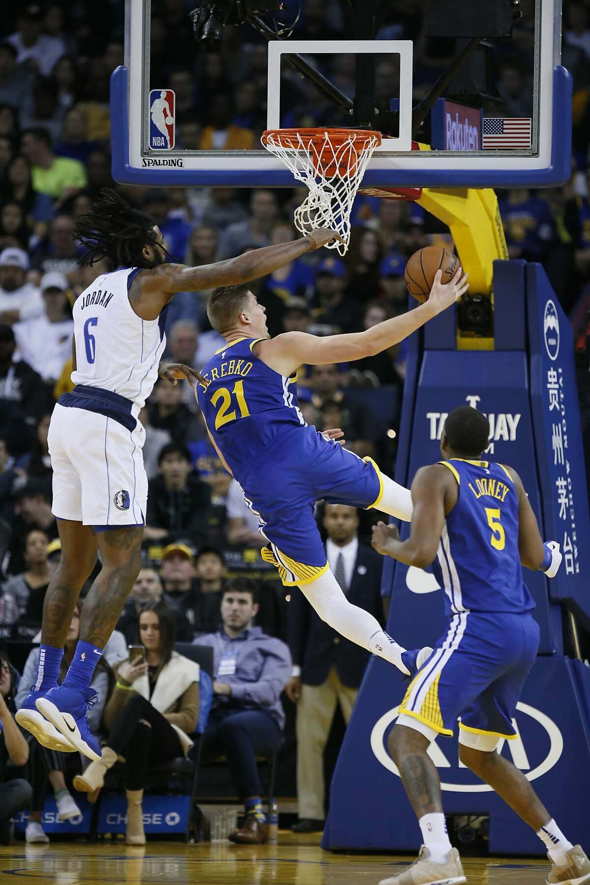 Jonas Jerebko comes up big as Warriors beat Mavericks