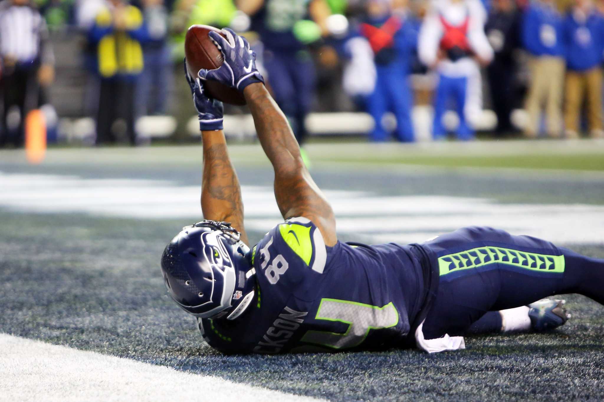 Seahawks clinch playoff berth outlasting Chiefs 38-31