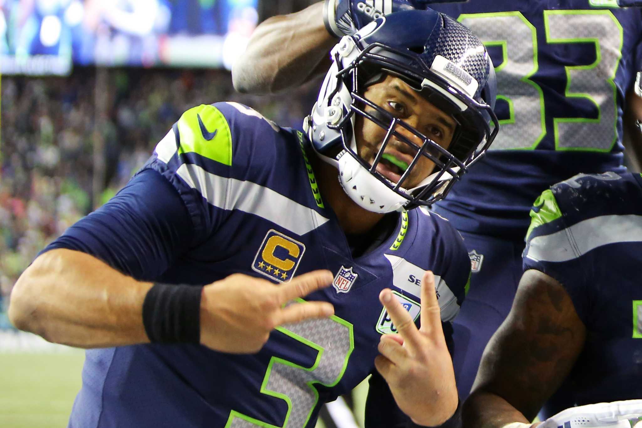 Seahawks clinch playoff berth outlasting Chiefs 38-31