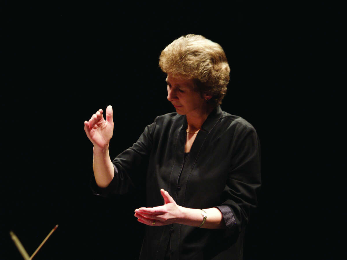 Conductor Jane Glover delivered a stirring "Messiah" with the Houston Symphony