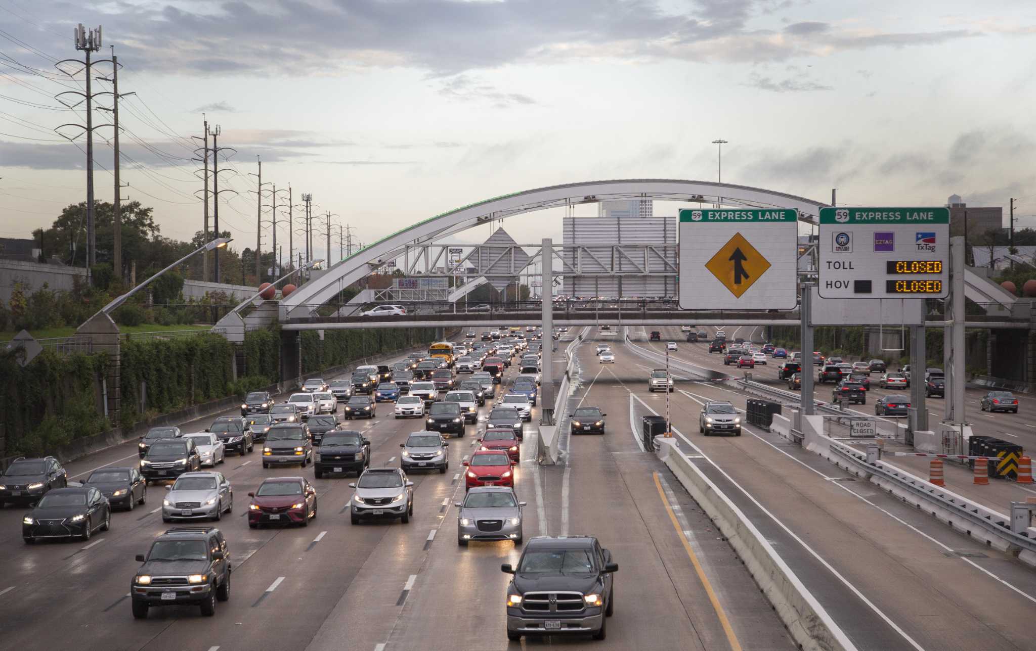 Metro to bump up carpool lane rules to 3+ during peak on I-45, I-69