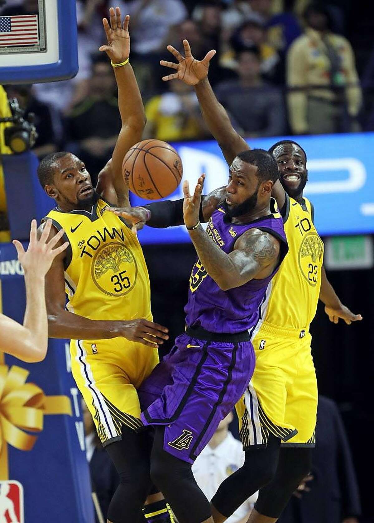 Warriors Grapple With ‘real NBA’ After Blowout Loss To Lakers On Christmas