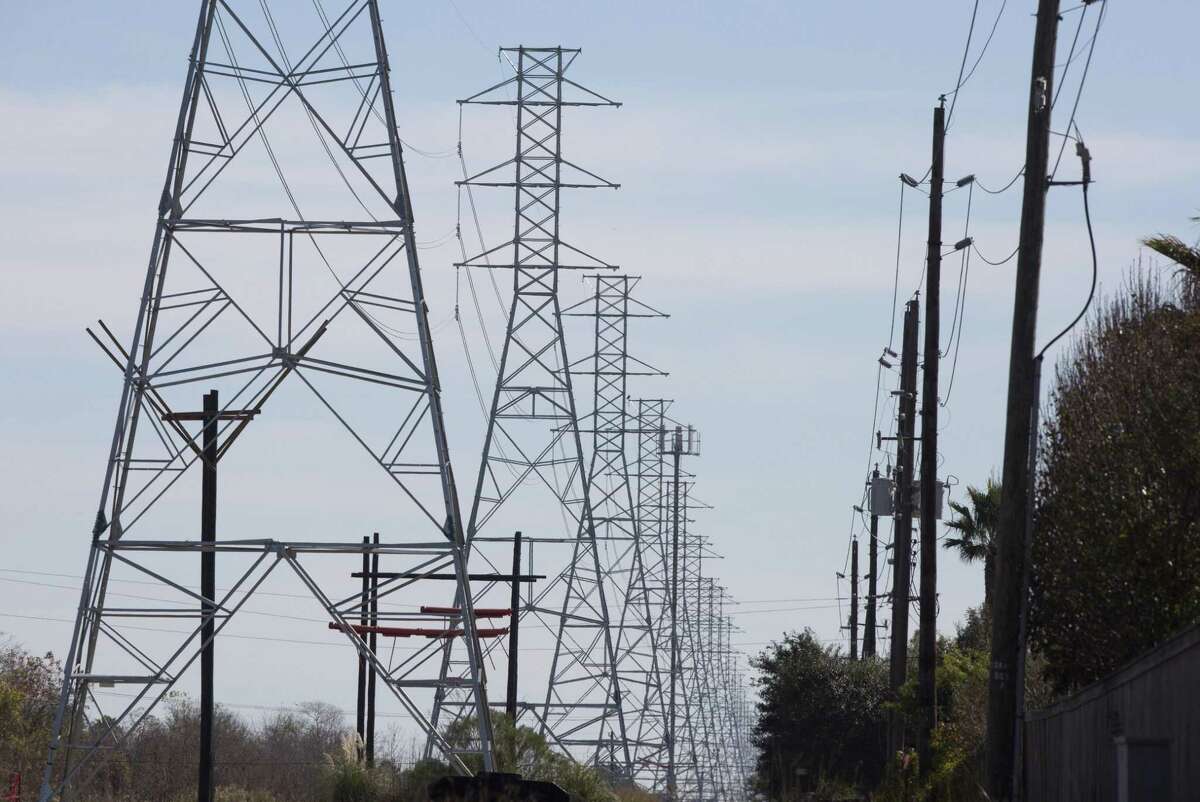 CenterPoint transmission towers came without warning, Silverlake