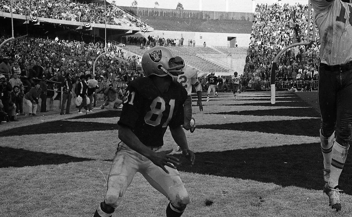 1970 SD Chargers @ Oakland Raiders - #81 Warren Wells - Vtg Football  Negative