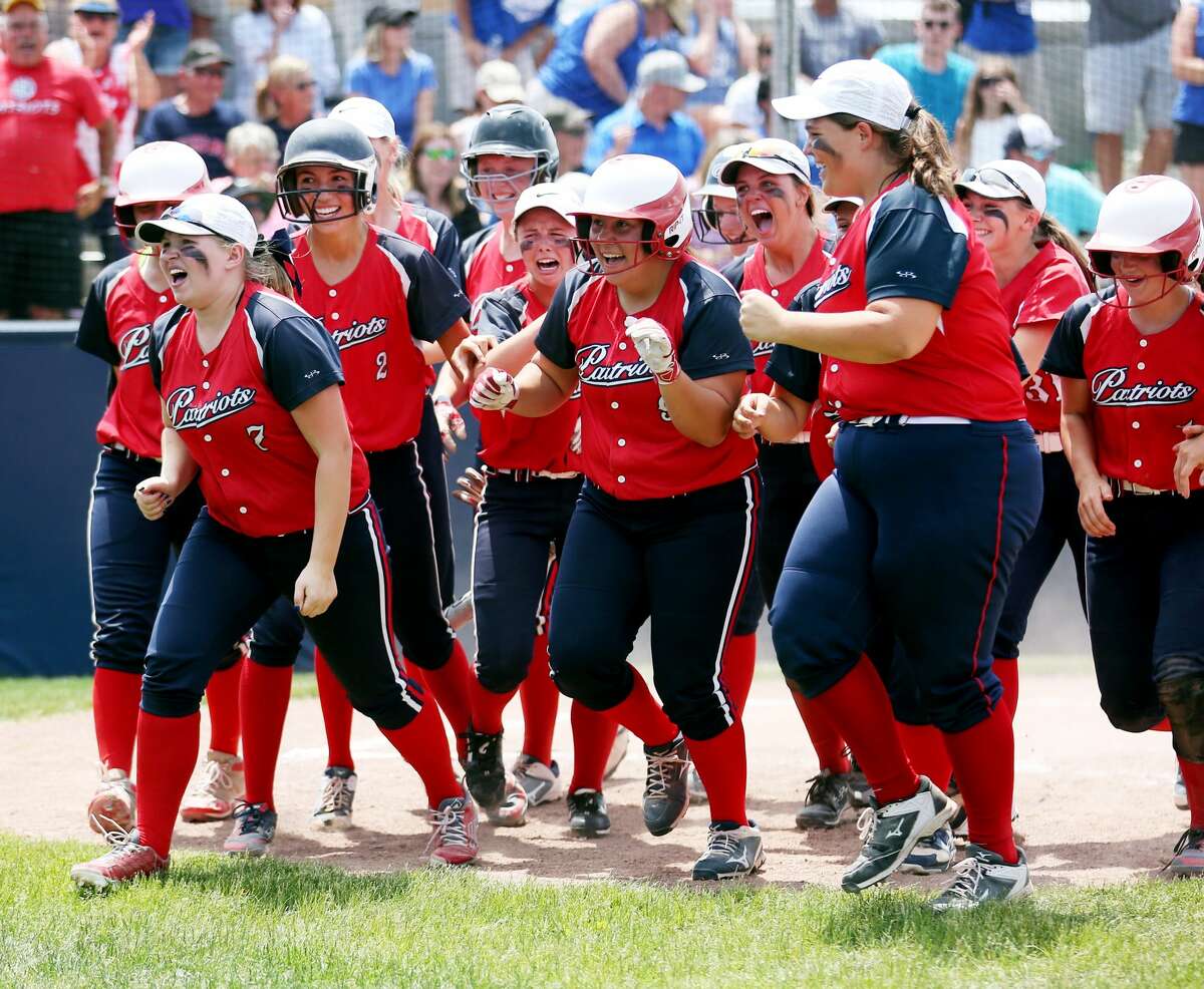 USA softball players couldn't contain their excitement after Delanie Pavlichek slugged a grand slam in the Division 4 quarterfinal.