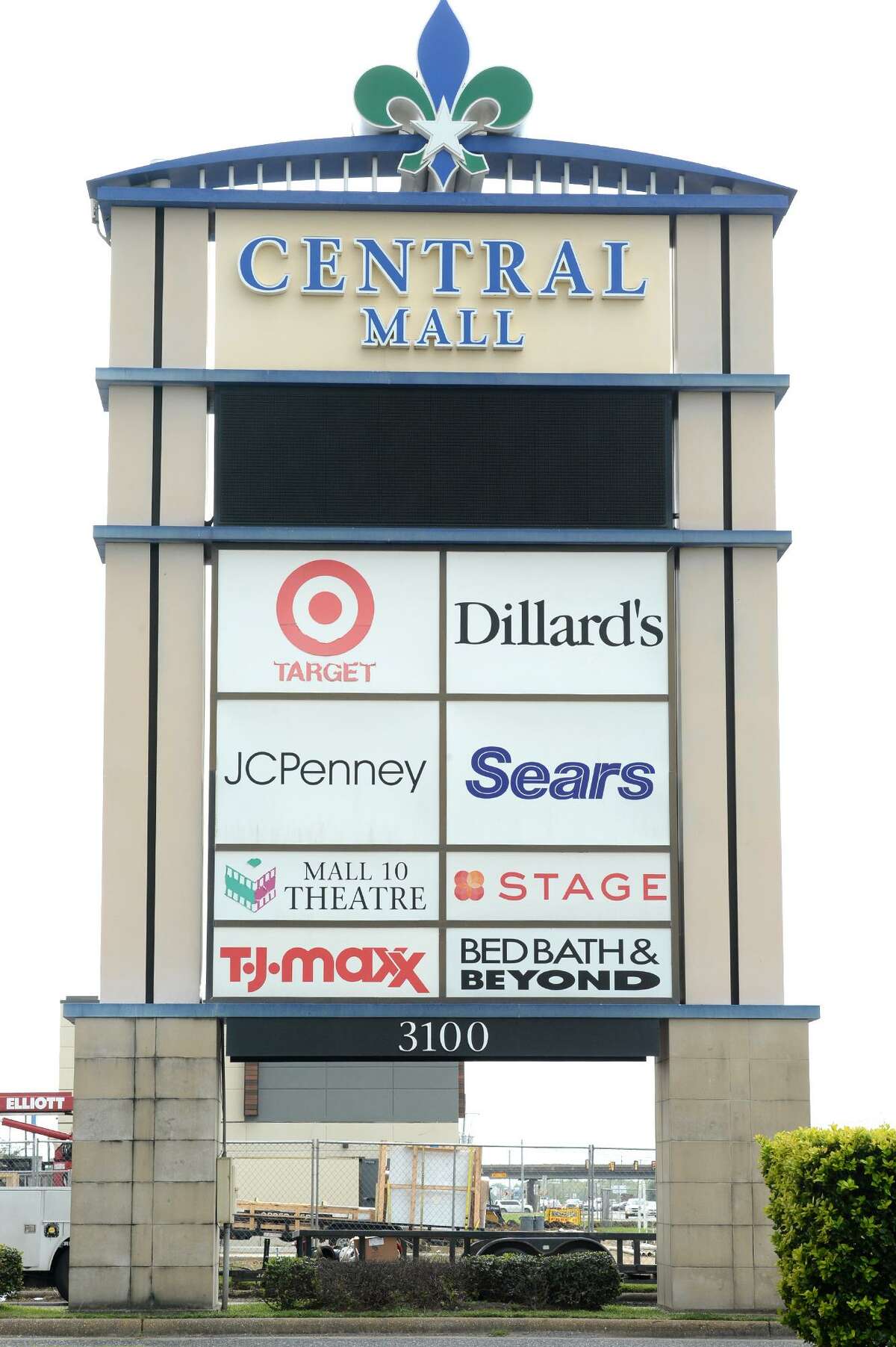 Signage at Central Mall's Sears in Port Arthur. Photo taken Monday, 10/15/18