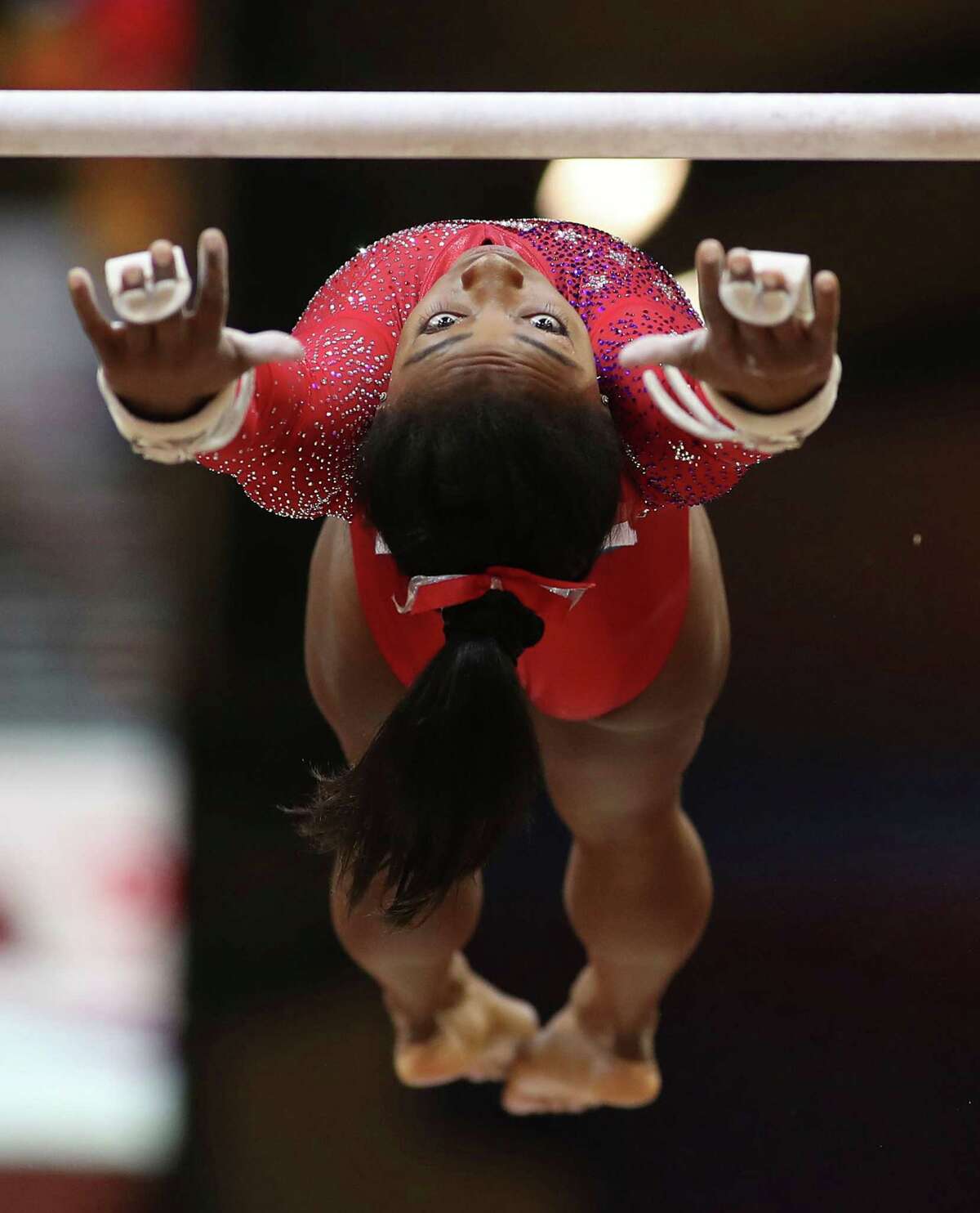 Simone Biles makes victorious 2019 debut at Stuttgart World Cup