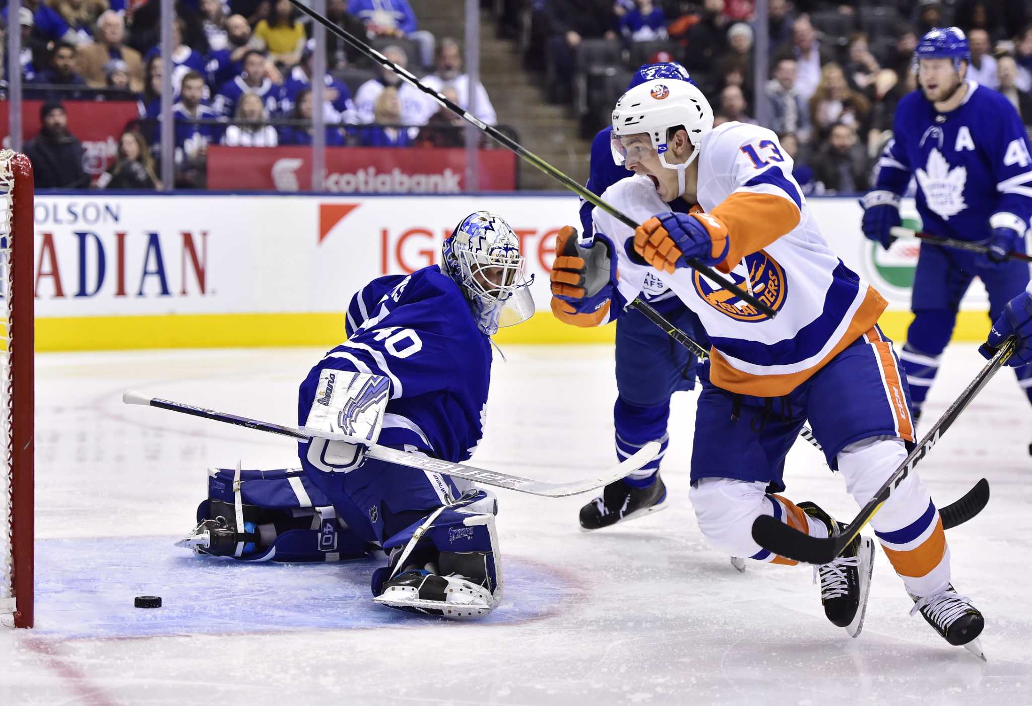 Barzal's hat trick leads Islanders past Jets