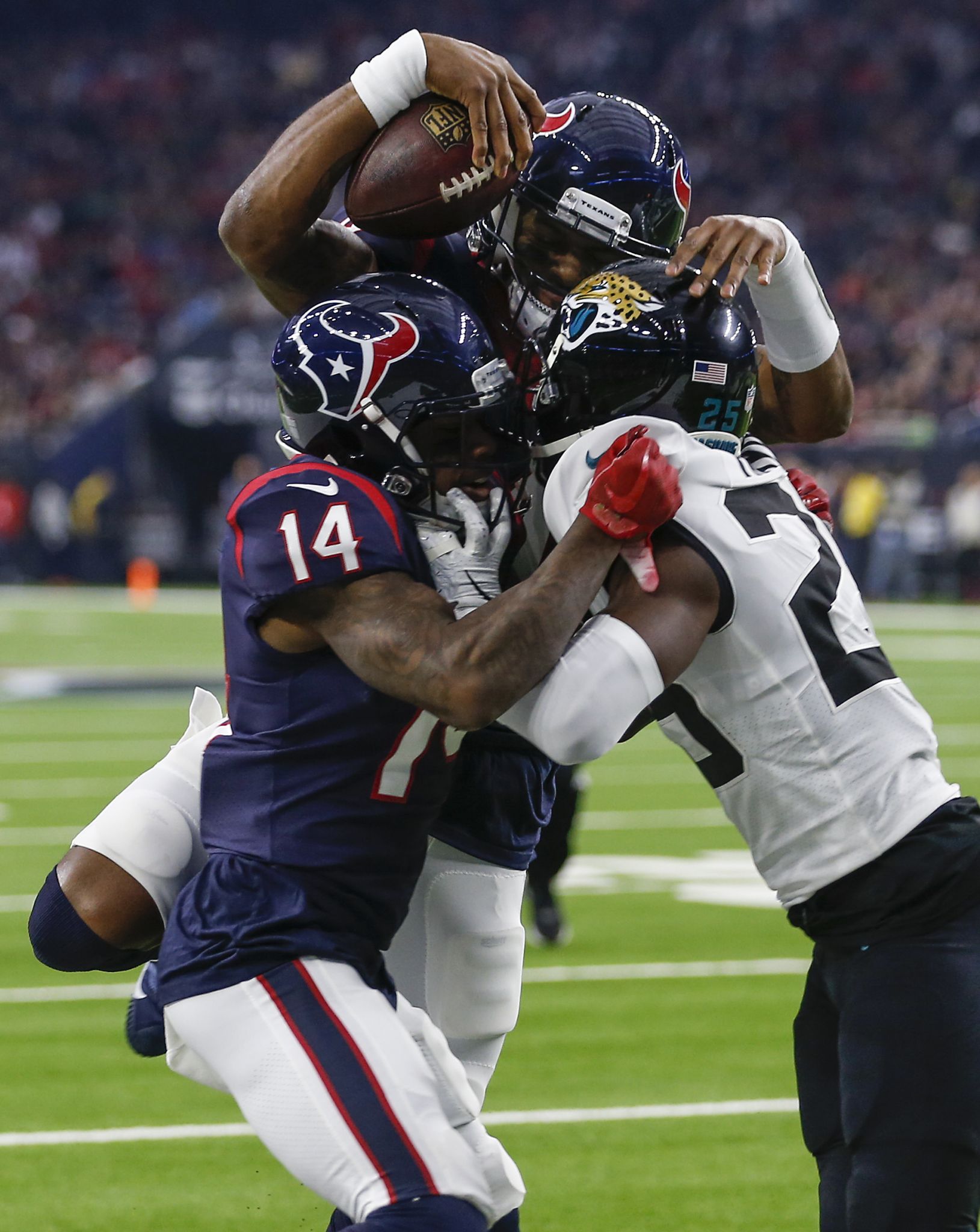 Division champion Texans not seeking bandwagon fans