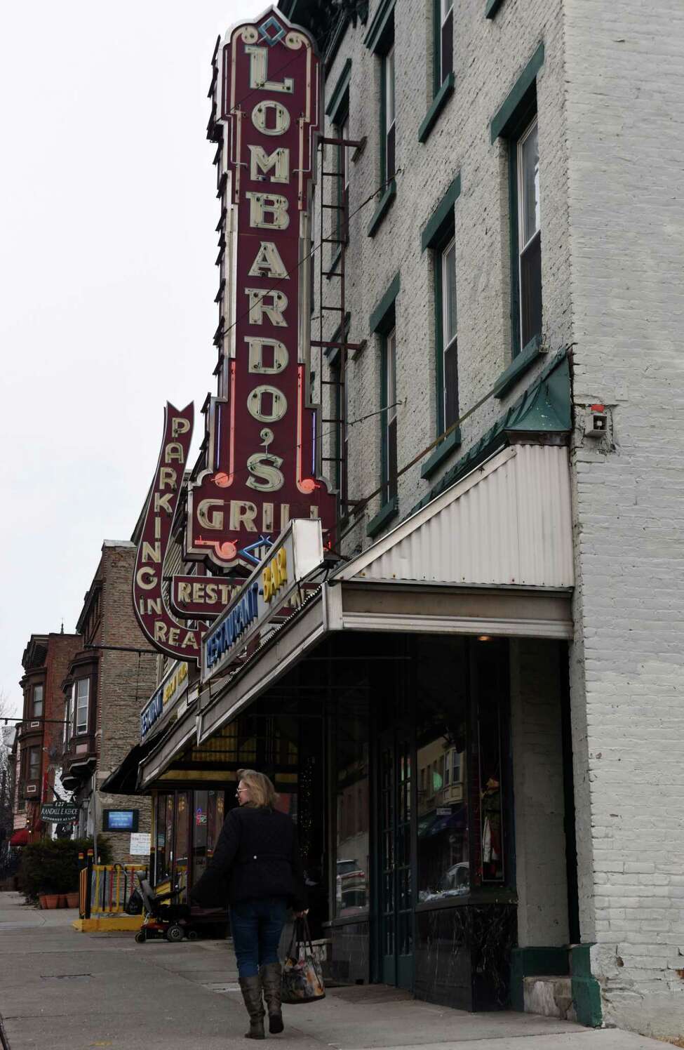 Diners flock to Lombardo's for one last meal at iconic Albany eatery